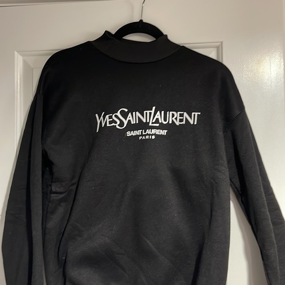 Black sweatshirt - Picture 2 of 3